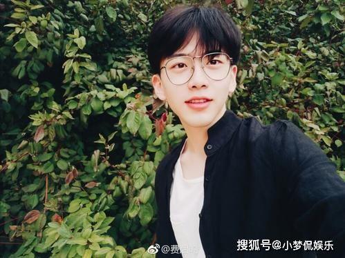 网红赵一菲吃瓜网红是谁,她吃瓜的网红究竟是谁？